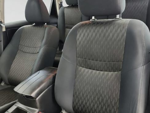 Used 2018 Nissan Rogue S AWD/4WD image 10