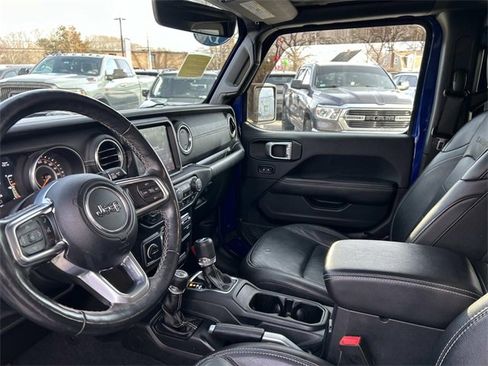 Used 2019 Jeep Wrangler Unlimited Sahara image 21