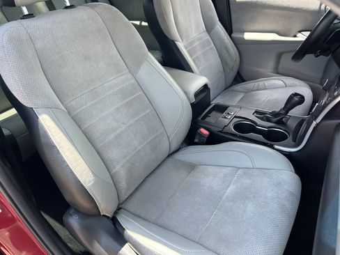 Used 2015 Toyota Camry XSE FWD image 10