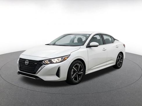 Used 2025 Nissan Sentra SV FWD image 3