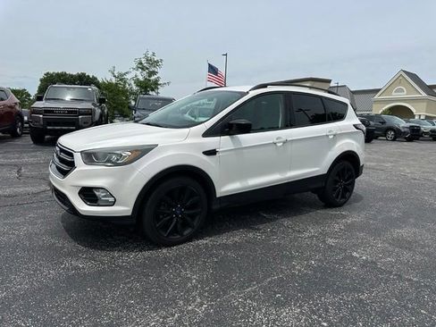 Used 2017 Ford Escape SE w/ Equipment Group 201A AWD/4WD image 1