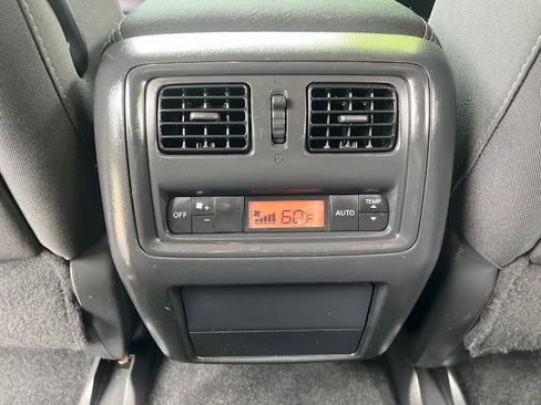 Used 2017 Nissan Pathfinder S AWD/4WD image 41