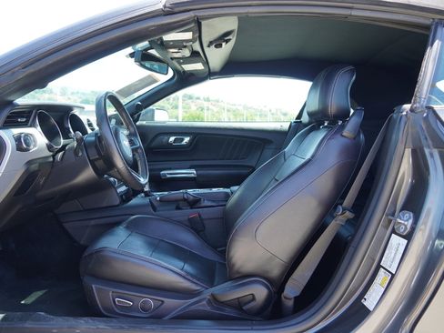 Used 2017 Ford Mustang Premium image 21