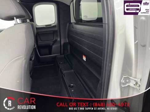 Used 2020 Toyota Tacoma SR image 14