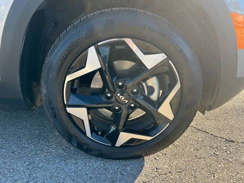 Used 2025 Kia Seltos S image 29