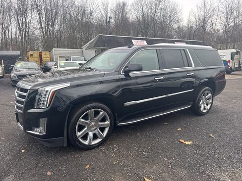 Used 2015 Cadillac Escalade ESV Luxury image 18