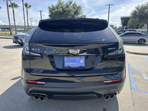 Used 2019 Cadillac XT4 Sport w/ Cold Weather Package FWD image 6