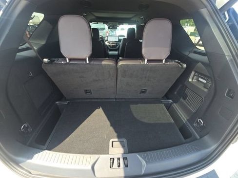 Used 2025 Ford Explorer Platinum RWD image 14