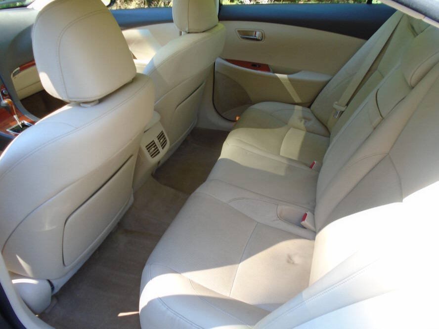 Used 2010 Lexus ES 350 w/ Preferred Accessory Package FWD image 11