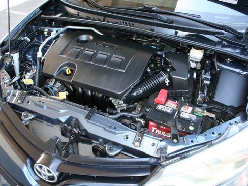 Used 2014 Toyota Corolla LE image 26