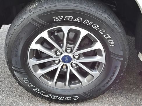 Used 2018 Ford F150 XLT w/ Equipment Group 302A Luxury AWD/4WD image 51