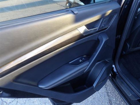 Used 2019 Audi SQ5 Prestige w/ Prestige Package image 23