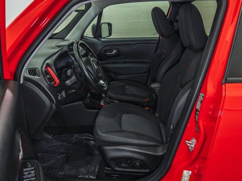 Used 2019 Jeep Renegade Trailhawk w/ UConnect 8.4 Nav Group image 13