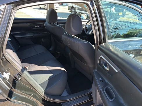 Used 2018 Nissan Altima 2.5 SR FWD image 26