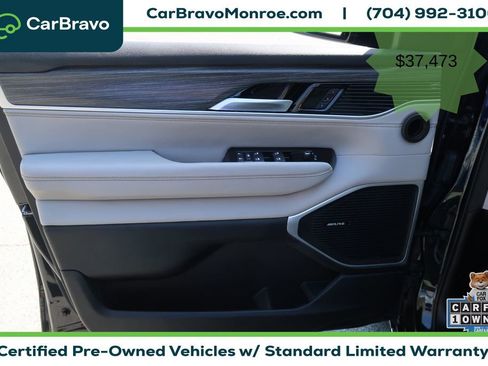 Used 2024 Jeep Wagoneer L Series II RWD image 15