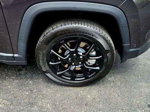 Used 2024 Jeep Compass Latitude w/ Convenience Group image 9