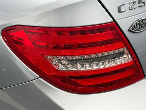 Used 2014 Mercedes-Benz C 250 Sedan image 34