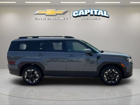 Used 2025 Hyundai Santa Fe SEL FWD image 6