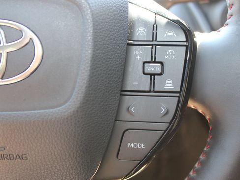 Used 2023 Toyota Prius Prime FWD image 33