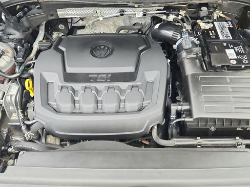 Used 2023 Volkswagen Tiguan SE R-Line image 30