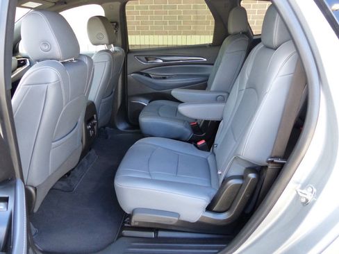 Used 2023 Buick Enclave Essence AWD/4WD image 35