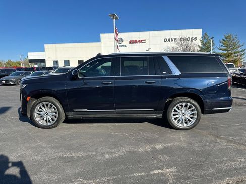 Used 2023 Cadillac Escalade ESV Premium Luxury image 11