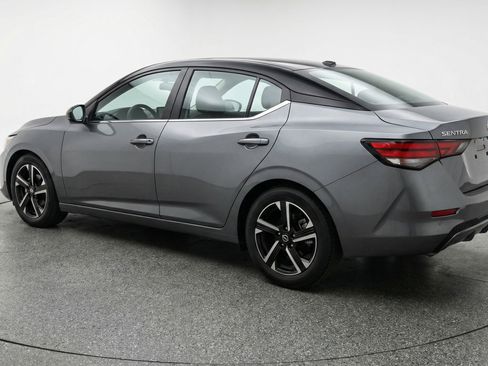 Used 2025 Nissan Sentra SV image 6