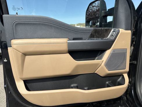 New 2025 Ford F350 Lariat w/ Lariat Ultimate Package image 10