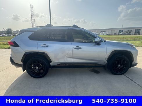 Used 2023 Toyota RAV4 SE w/ Convenience Package AWD/4WD image 9