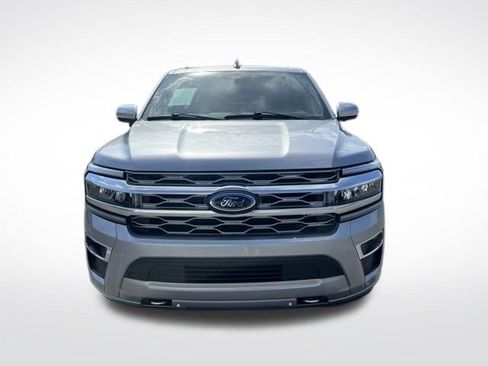 Used 2024 Ford Expedition Platinum AWD/4WD image 2