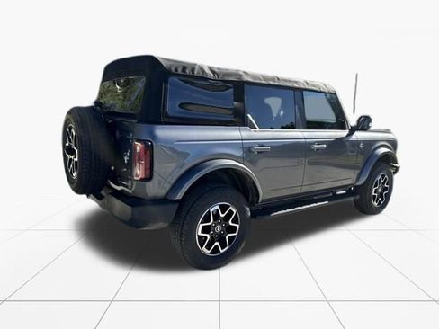 Used 2022 Ford Bronco Outer Banks image 9