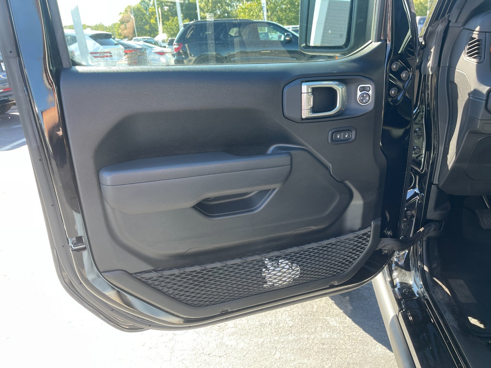 Used 2026 Jeep Gladiator Mojave AWD/4WD image 11