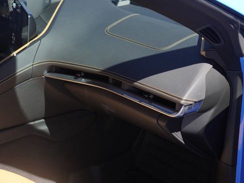 Used 2021 Chevrolet Corvette Stingray Preferred Cpe w/ Z51 Performance Package image 25