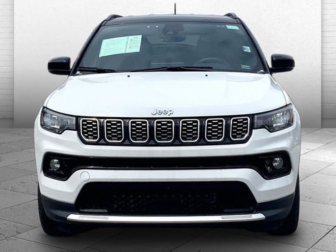 Used 2025 Jeep Compass Limited AWD/4WD image 2