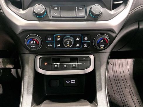 Used 2022 GMC Acadia SLE w/ GMC Pro Grade Package image 16