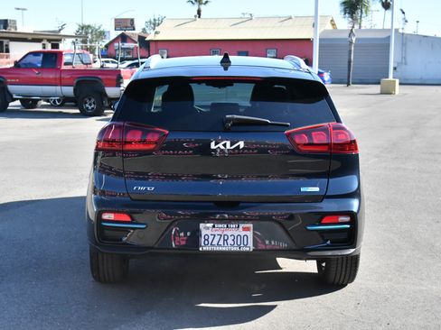 Used 2022 Kia Niro EX image 7