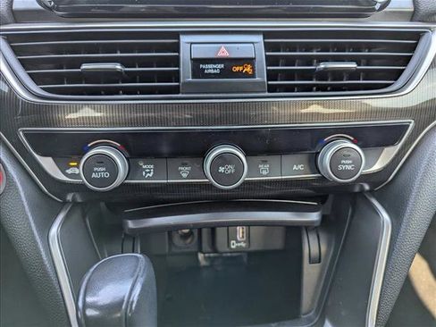 Used 2018 Honda Accord Sport image 19