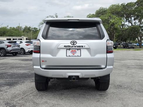 Used 2021 Toyota 4Runner SR5 AWD/4WD image 4