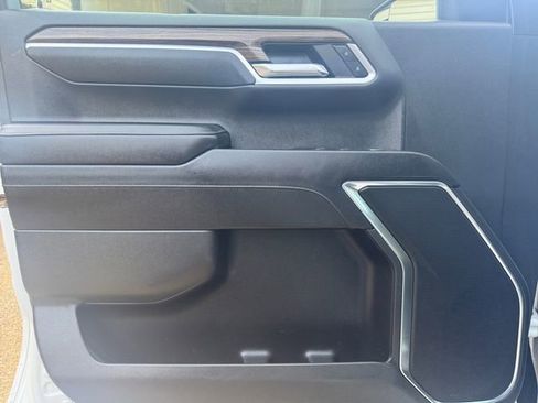 Used 2023 Chevrolet Silverado 1500 LT AWD/4WD image 21