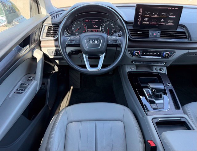 Used 2022 Audi Q5 2.0T Premium w/ Convenience Package AWD/4WD image 11