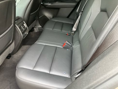 Used 2024 Cadillac XT4 Luxury w/ Cold Weather Package AWD/4WD image 7