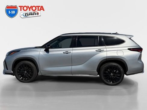 Certified 2025 Toyota Highlander XSE AWD/4WD image 2