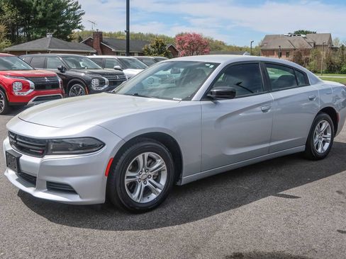 Used 2023 Dodge Charger SXT RWD image 3