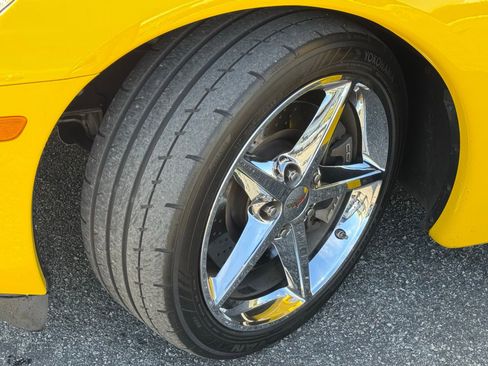 Used 2011 Chevrolet Corvette Coupe w/ Preferred Equipment Group image 17