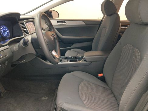 Used 2019 Hyundai Sonata SE w/ Cargo Package FWD image 17