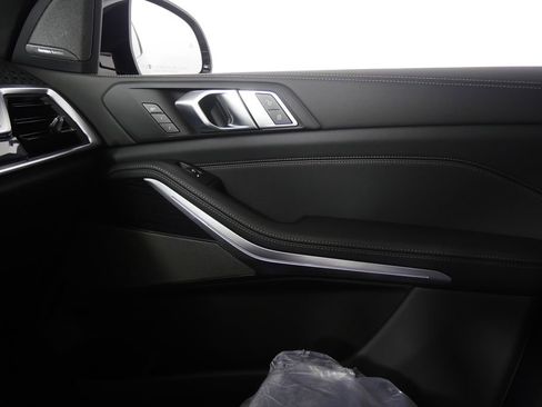 Used 2026 BMW X7 xDrive40i w/ M Sport Package image 27