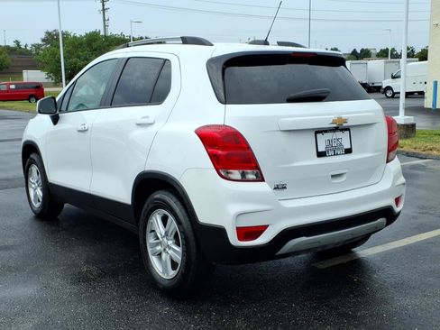 Used 2022 Chevrolet Trax LT w/ LT Convenience Package AWD/4WD image 5