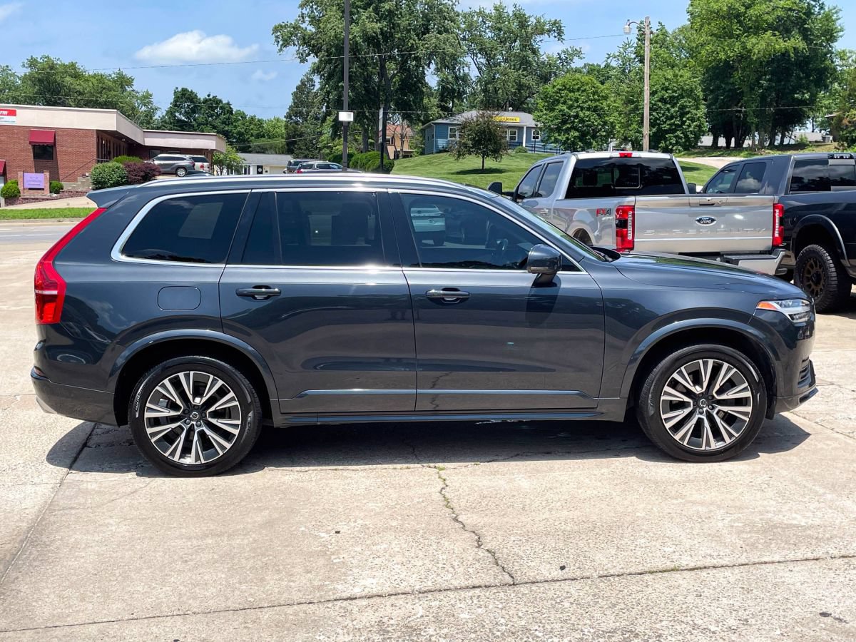 Used 2021 Volvo XC90 T6 Momentum AWD/4WD image 4