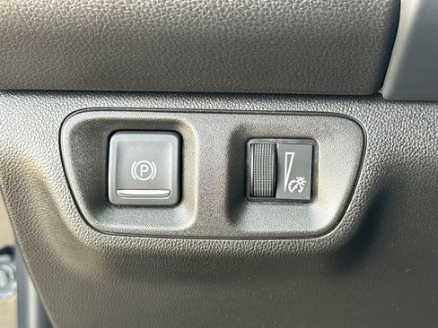 Certified 2023 GMC Acadia SLT w/ Trailering Package AWD/4WD image 31
