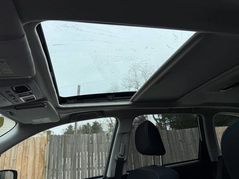 Used 2015 Subaru Forester 2.5i Premium w/ All-Weather Package image 10